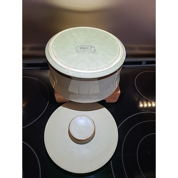 Topaz Stoneware Round Covered Casserole Dish Hand painted Oven Proof Japan 64oz - Picture 1 of 6